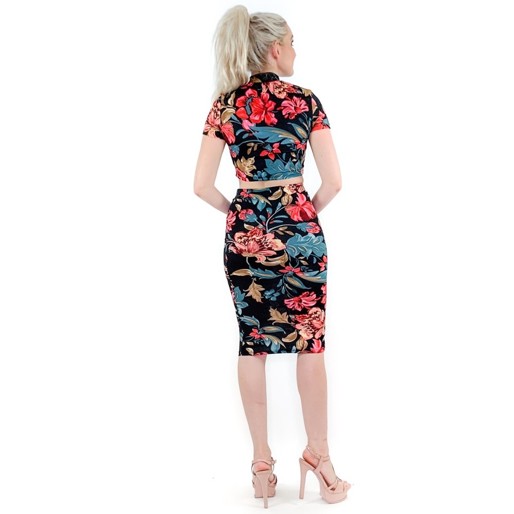 Black Floral Two Piece Skirt Set - Picture 7 of 8